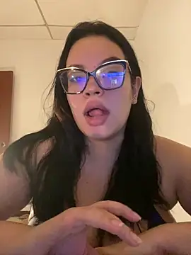 Emily Taylor2 online show from September 10, 2025, 3:05 am