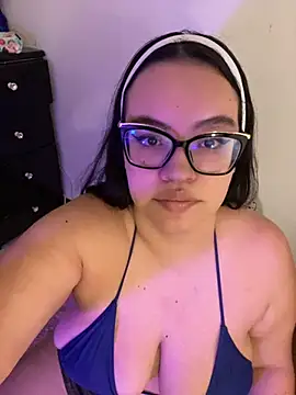 Emily Taylor2 online show from November 25, 2025, 2:01 am