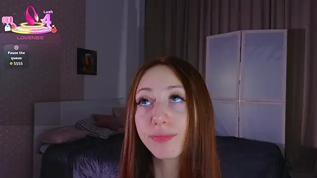 AvrilLeMell online show from October 4, 2025, 9:27 pm