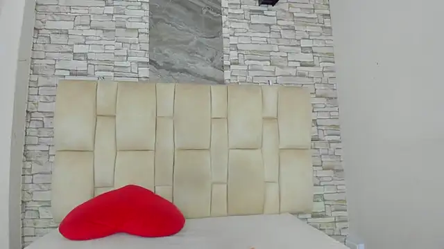 Celesste doll online show from September 17, 2025, 1:13 pm