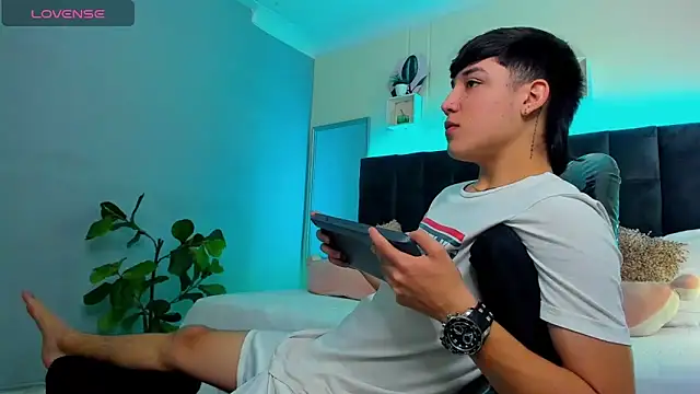 Ares di martin online show from September 19, 2025, 2:54 pm