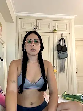 very licious online show from September 15, 2025, 6:19 pm