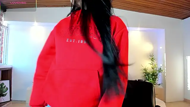 AidaJones online show from March 19, 2026, 11:43 am