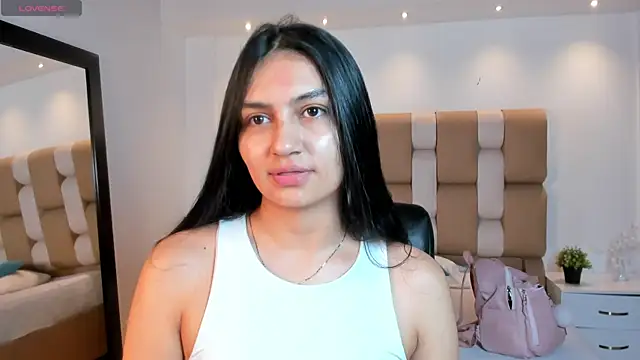 AidaJones online show from December 17, 2025, 11:37 am