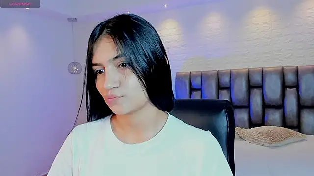 AidaJones online show from April 10, 2026, 12:01 pm