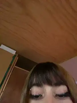 kiittyselenita online show from February 12, 2026, 11:48 pm