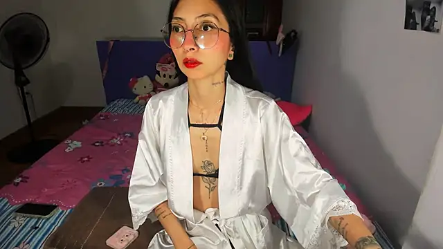 Snapshot of Anais_lux chatting on May 22, 2026, 12:19 am Anais lux online show from May 22, 2026, 12:19 am