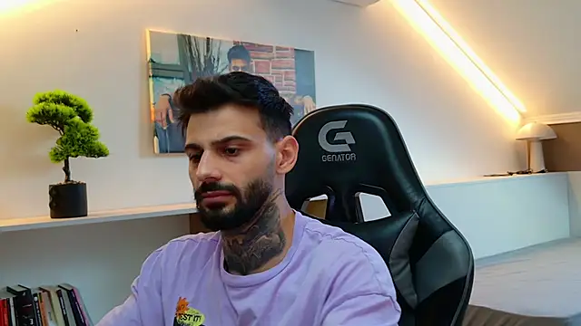 Snapshot of AresSteelX chatting on September 21, 2025, 5:56 am AresSteelX online show from September 21, 2025, 5:56 am