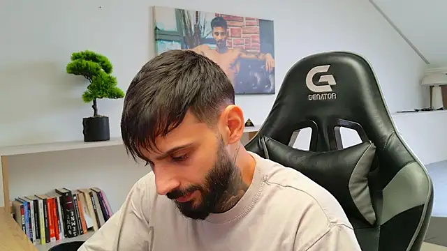 Snapshot of AresSteelX chatting on September 17, 2025, 1:24 pm AresSteelX online show from September 17, 2025, 1:24 pm