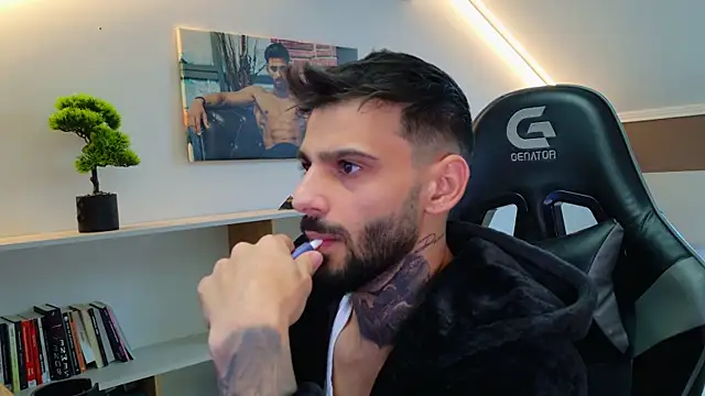 Snapshot of AresSteelX chatting on October 3, 2025, 6:04 am AresSteelX online show from October 3, 2025, 6:04 am