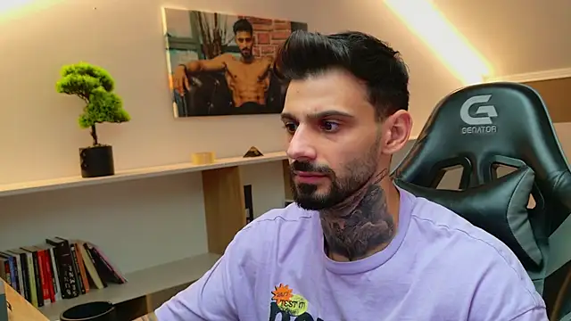 Snapshot of AresSteelX chatting on October 18, 2025, 11:23 am AresSteelX online show from October 18, 2025, 11:23 am