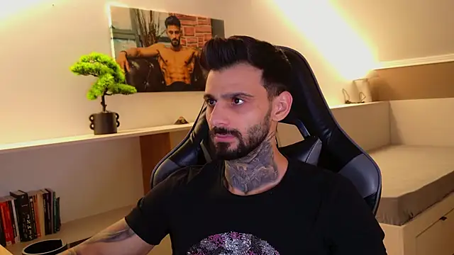 Snapshot of AresSteelX chatting on October 25, 2025, 7:47 pm AresSteelX online show from October 25, 2025, 7:47 pm