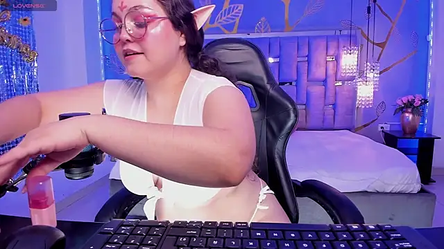 ShylySweet online show from October 15, 2025, 5:17 am