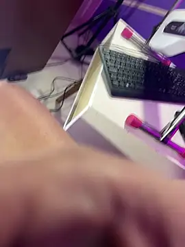 Snapshot of hi_lucy chatting on December 16, 2025, 10:47 pm hi lucy online show from December 16, 2025, 10:47 pm