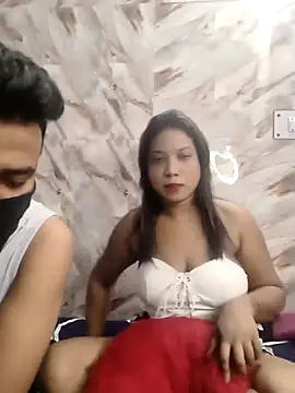 hornyzinia123 online show from November 18, 2025, 2:27 am