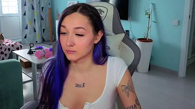 Snapshot of Im_suka chatting on March 4, 2026, 4:42 am Im suka online show from March 4, 2026, 4:42 am