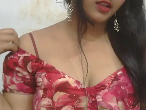 Snapshot of POOJA_199 chatting on May 5, 2026, 7:33 am POOJA 199 online show from May 5, 2026, 7:33 am
