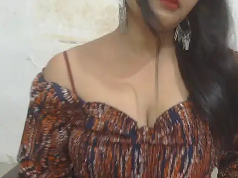 Snapshot of POOJA_199 chatting on May 18, 2026, 8:19 am POOJA 199 online show from May 18, 2026, 8:19 am
