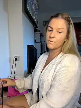 Charleigh xx online show from November 6, 2025, 8:40 am