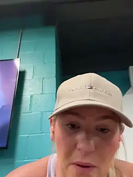 Charleigh xx online show from October 18, 2025, 6:43 pm