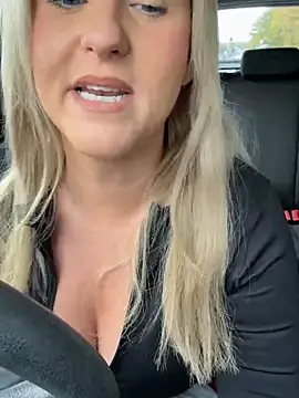 Charleigh xx online show from October 10, 2025, 3:02 pm