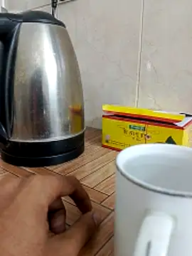 Snapshot of Saxyboy2002 chatting on November 24, 2025, 9:31 am Saxyboy2002 online show from November 24, 2025, 9:31 am