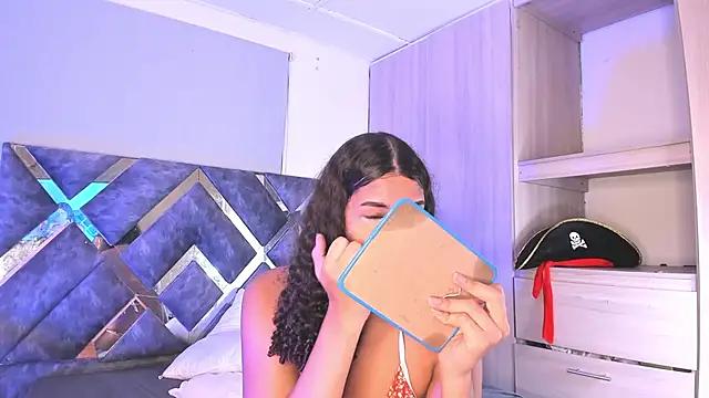 candice777 online show from October 4, 2025, 1:01 pm