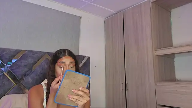 candice777 online show from December 17, 2025, 1:05 pm