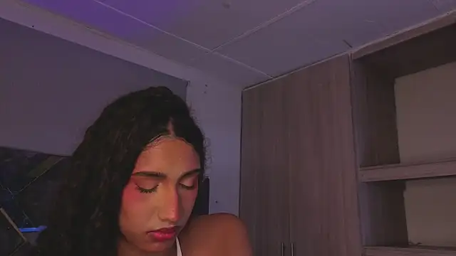 candice777 online show from January 16, 2026, 4:33 pm