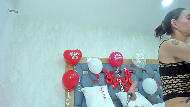 crystal sm online show from February 15, 2026, 3:07 am