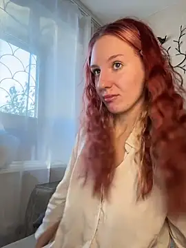 Hera Mark online show from November 5, 2025, 3:42 am