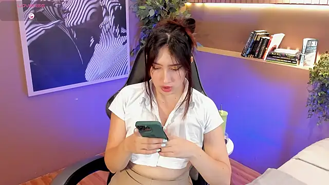 Skyyle  online show from April 1, 2026, 1:41 pm