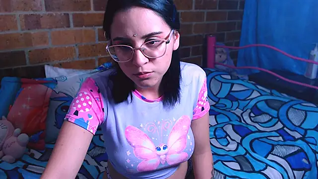 danaiisabella online show from September 11, 2025, 3:50 am