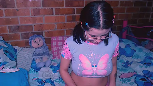 danaiisabella online show from October 30, 2025, 4:33 am