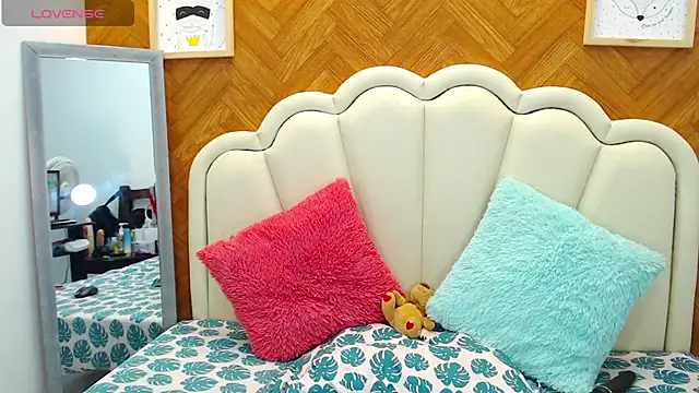 mariahsugarr online show from September 19, 2025, 5:55 am