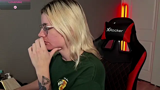 Snapshot of Charlies_world chatting on September 22, 2025, 5:30 pm Charlies world online show from September 22, 2025, 5:30 pm