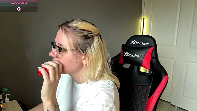 Snapshot of Charlies_world chatting on September 25, 2025, 4:24 pm Charlies world online show from September 25, 2025, 4:24 pm