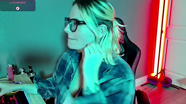 Snapshot of Charlies_world chatting on October 30, 2025, 5:54 pm Charlies world online show from October 30, 2025, 5:54 pm