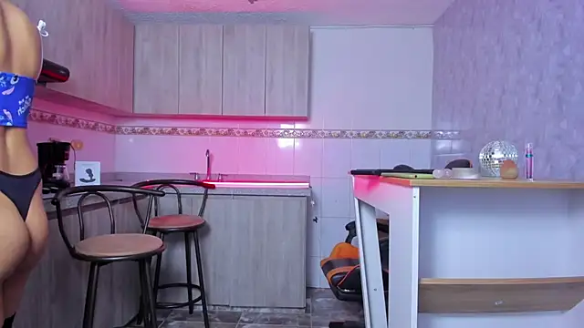 ZaiMoon  online show from December 1, 2025, 8:42 pm