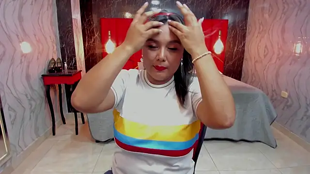 LatinaHoleQueen online show from March 26, 2026, 3:32 pm