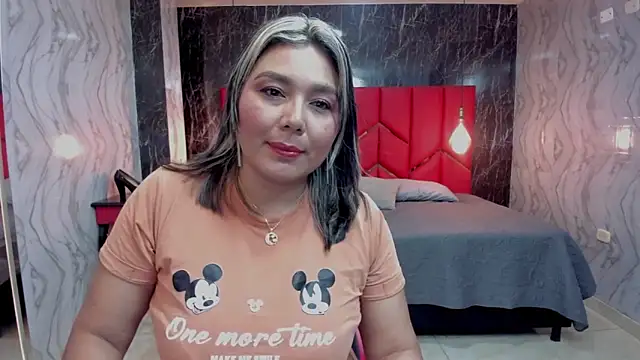 Snapshot of LatinaHoleQueen chatting on May 19, 2026, 3:08 pm LatinaHoleQueen online show from May 19, 2026, 3:08 pm