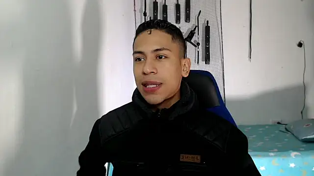 dylan apol0 online show from September 27, 2025, 4:40 am