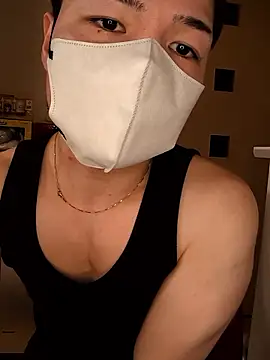 kqitooo online show from March 27, 2026, 5:49 am