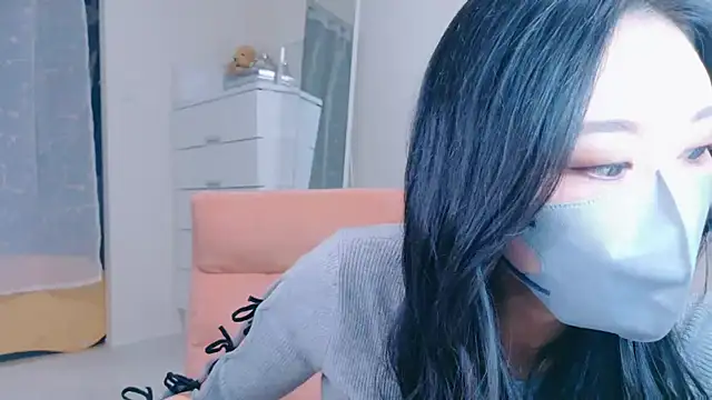 ramuchan desu online show from November 20, 2025, 1:28 am