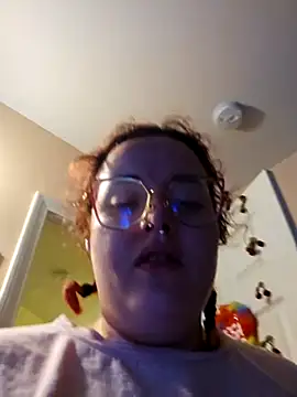 nuttiebuddy1 online show from September 20, 2025, 11:59 am