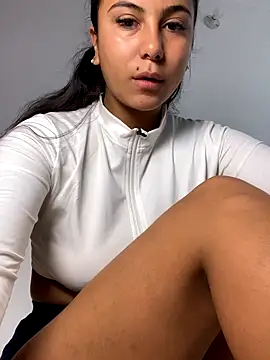 Snapshot of Sarahcutexoxox chatting on October 1, 2025, 4:44 pm Sarahcutexoxox online show from October 1, 2025, 4:44 pm