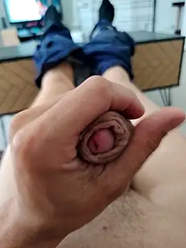 lebarbue34 online show from April 28, 2026, 12:20 pm