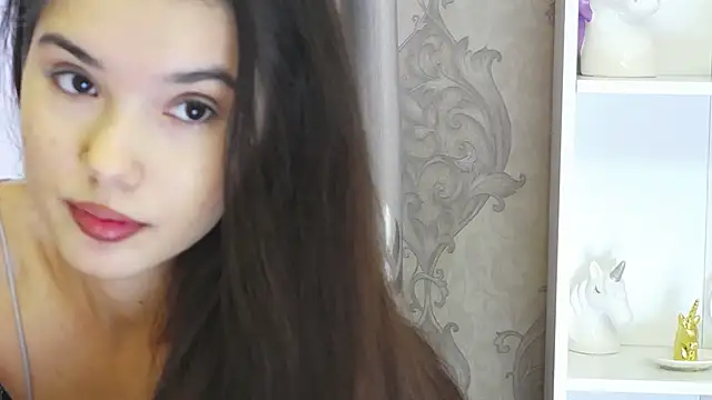 Snapshot of AlexisDevine chatting on April 22, 2026, 5:03 am AlexisDevine online show from April 22, 2026, 5:03 am