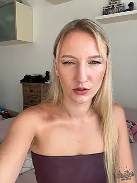 Snapshot of NattieBoo chatting on July 1, 2026, 7:20 am NattieBoo online show from July 1, 2026, 7:20 am