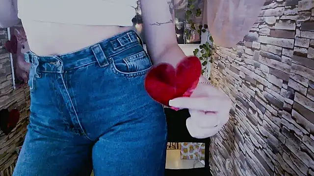 Amanda Bright  online show from October 3, 2025, 6:37 am